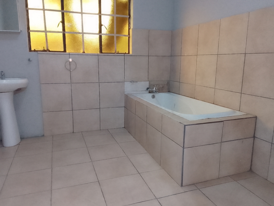 To Let 3 Bedroom Property for Rent in Geelhoutpark North West
